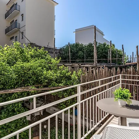 בית הארחה Diff'rent Souls - Luxury 4*