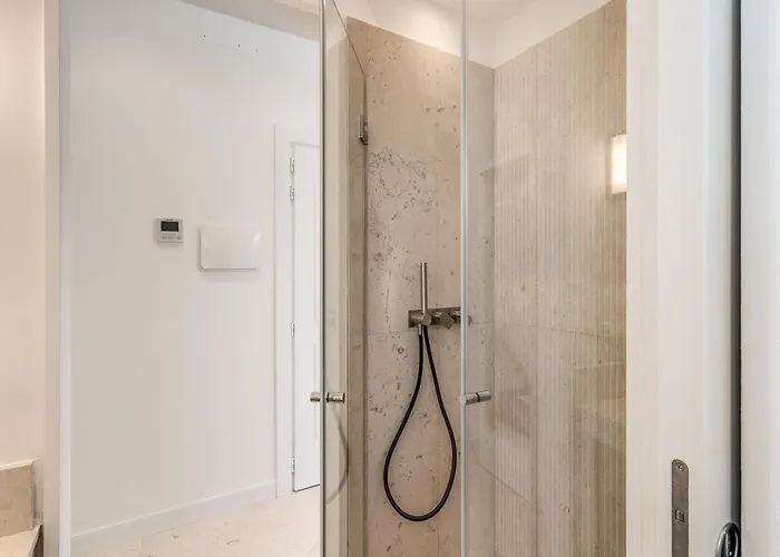 Diff'rent Souls - Luxury Gasthuis