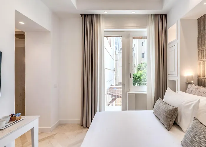 Diff'rent Souls - Luxury Pensión