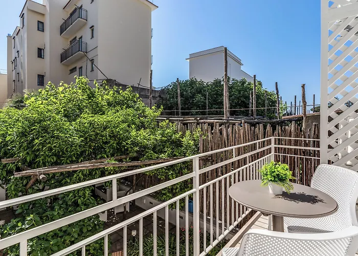 Diff'rent Souls - Luxury Pensión 4*