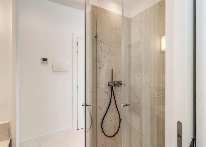 Diff'rent Souls - Luxury Pensión 4*